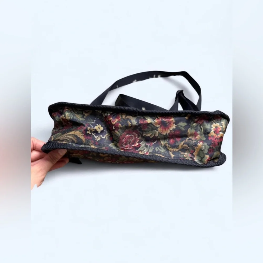 Floral Patterned LeSportsac crossbody bag‎